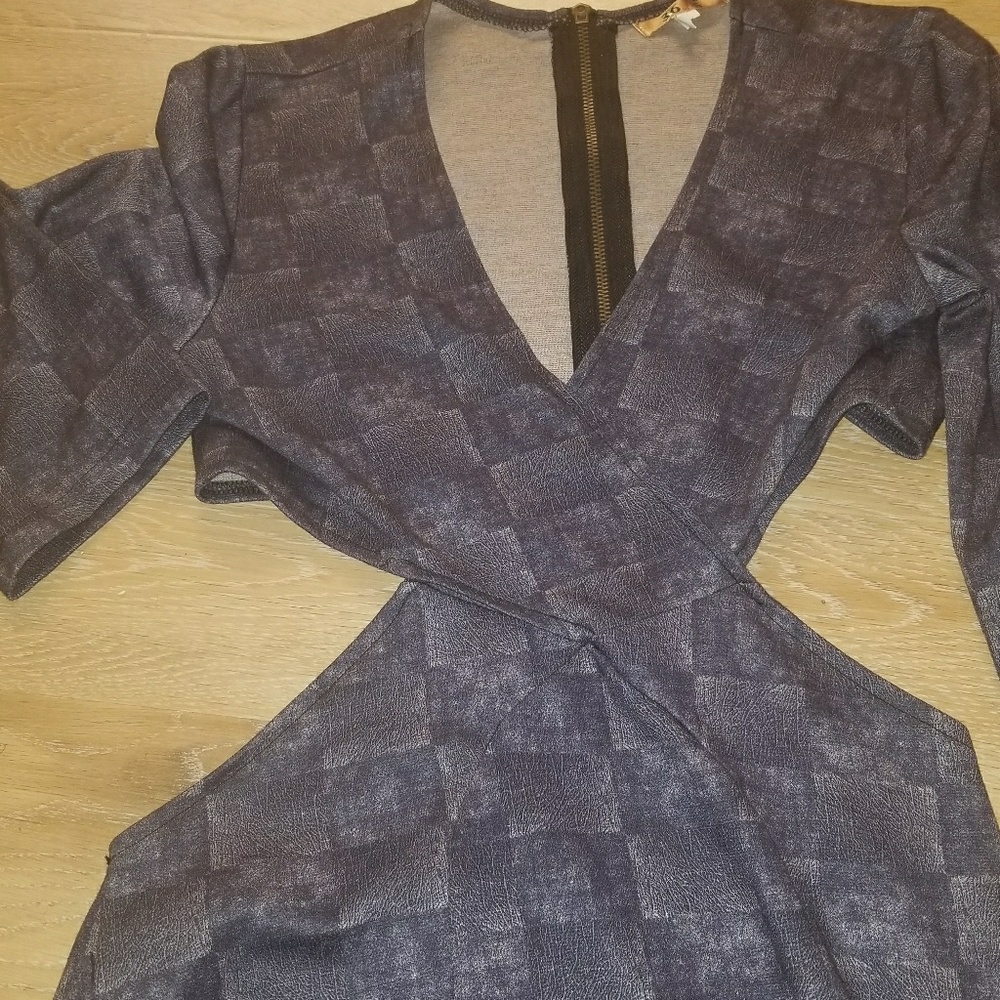 Dress - Picture 3 of 4